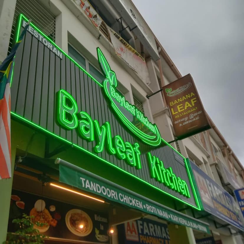 3D outdoor neon signage for business branding.