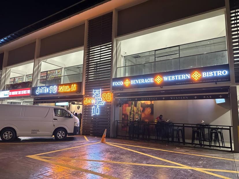 3D outdoor neon signage for business branding.