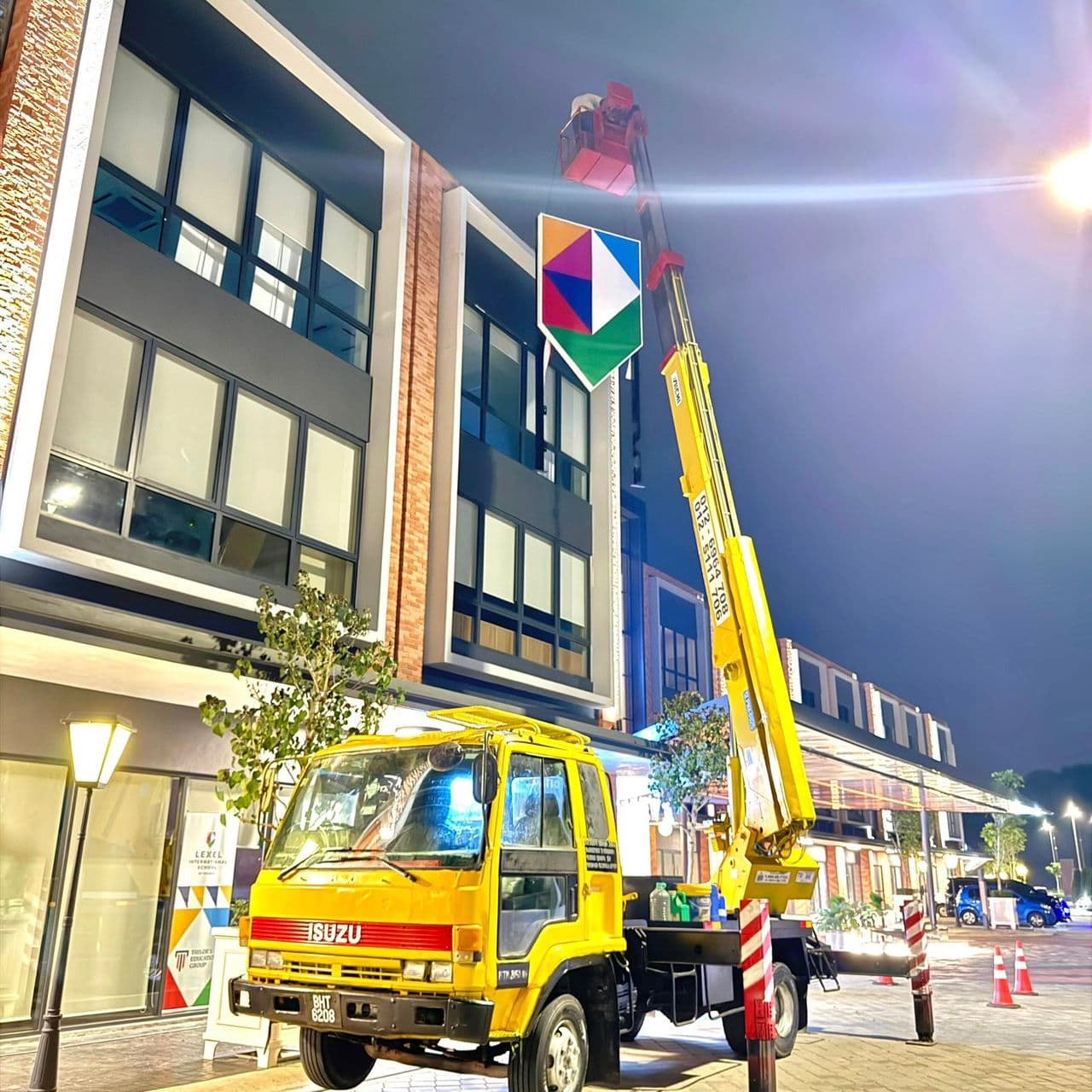 Lexel Rawang Logo Sign