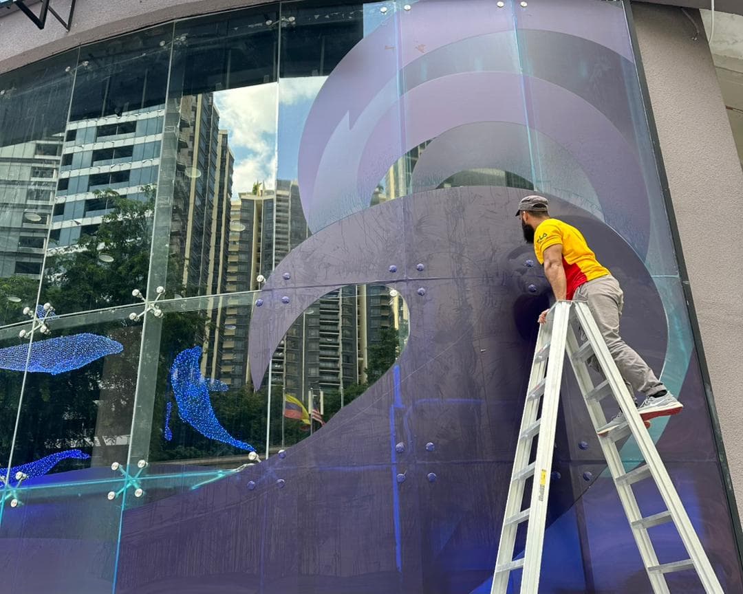 Wave Waterproof Glass Sticker Printing