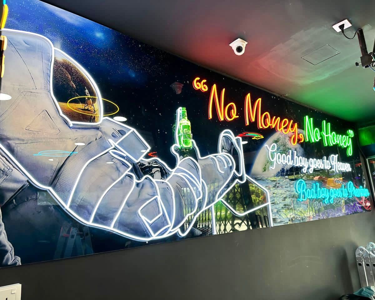 Mart Wall Decoration With Lighting