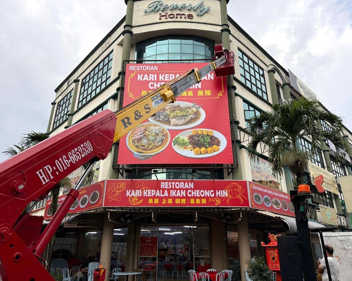 Restaurant ZigZag Signage