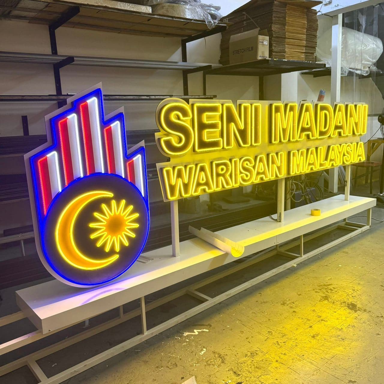 Madani Stand Type Sign