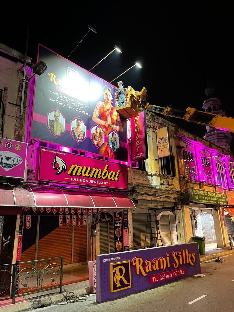 Billboards design and Signboard maker Design in Kaula Lampur Malaysia